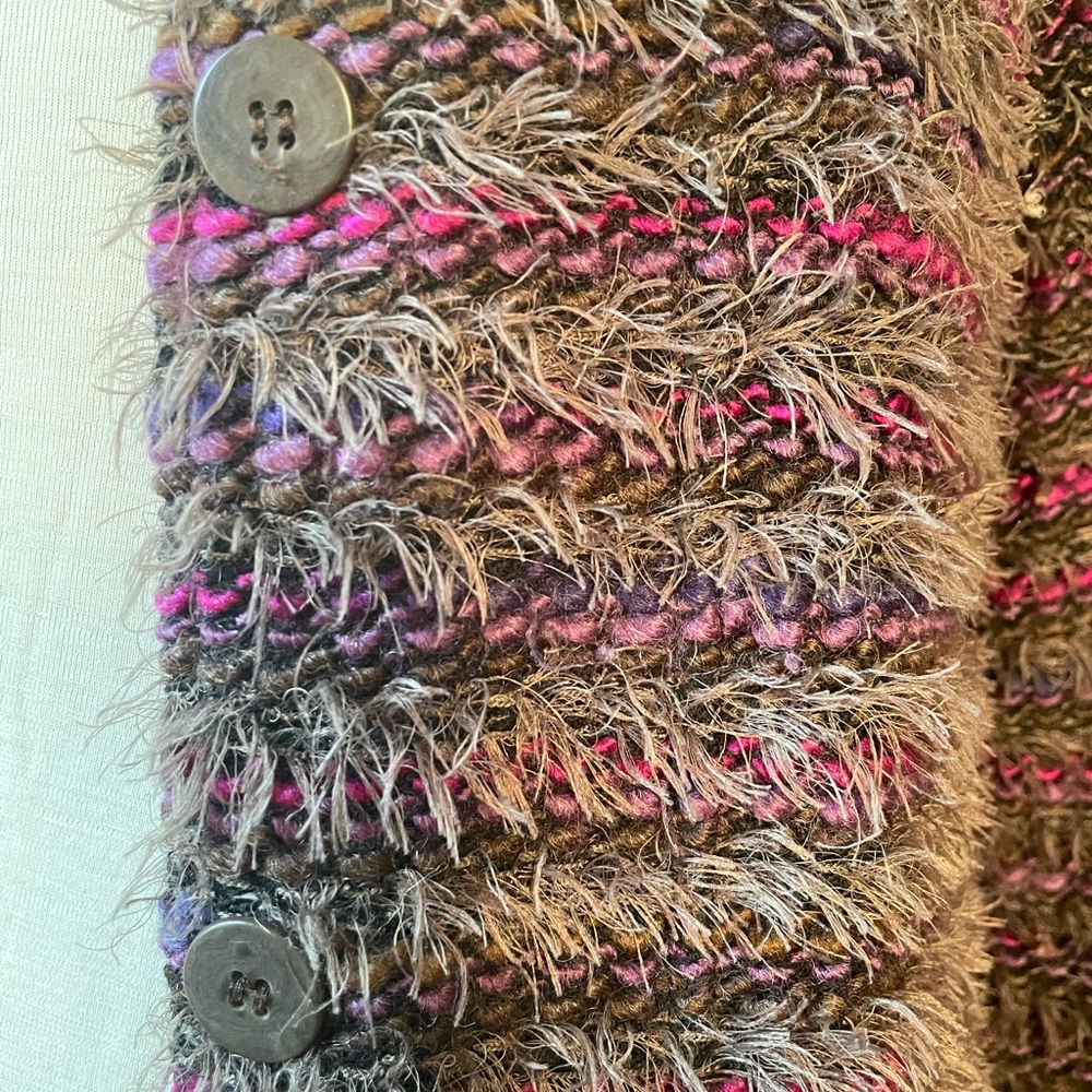 Unique Textured Sweater - Picture 3 of 4
